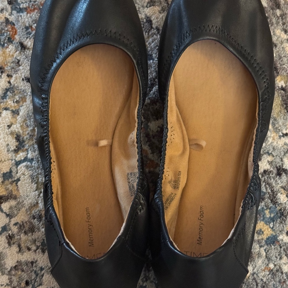 Time and Tru Black Women's Flats with Memory Foam